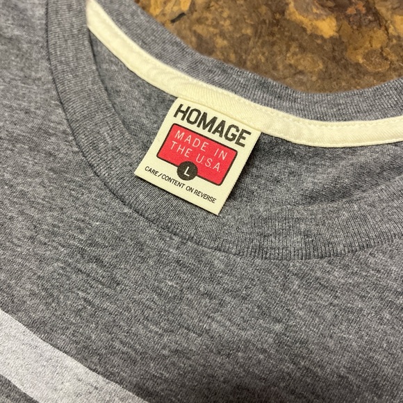 Grey and red vintage feel USA soft T-shirt - Picture 2 of 3